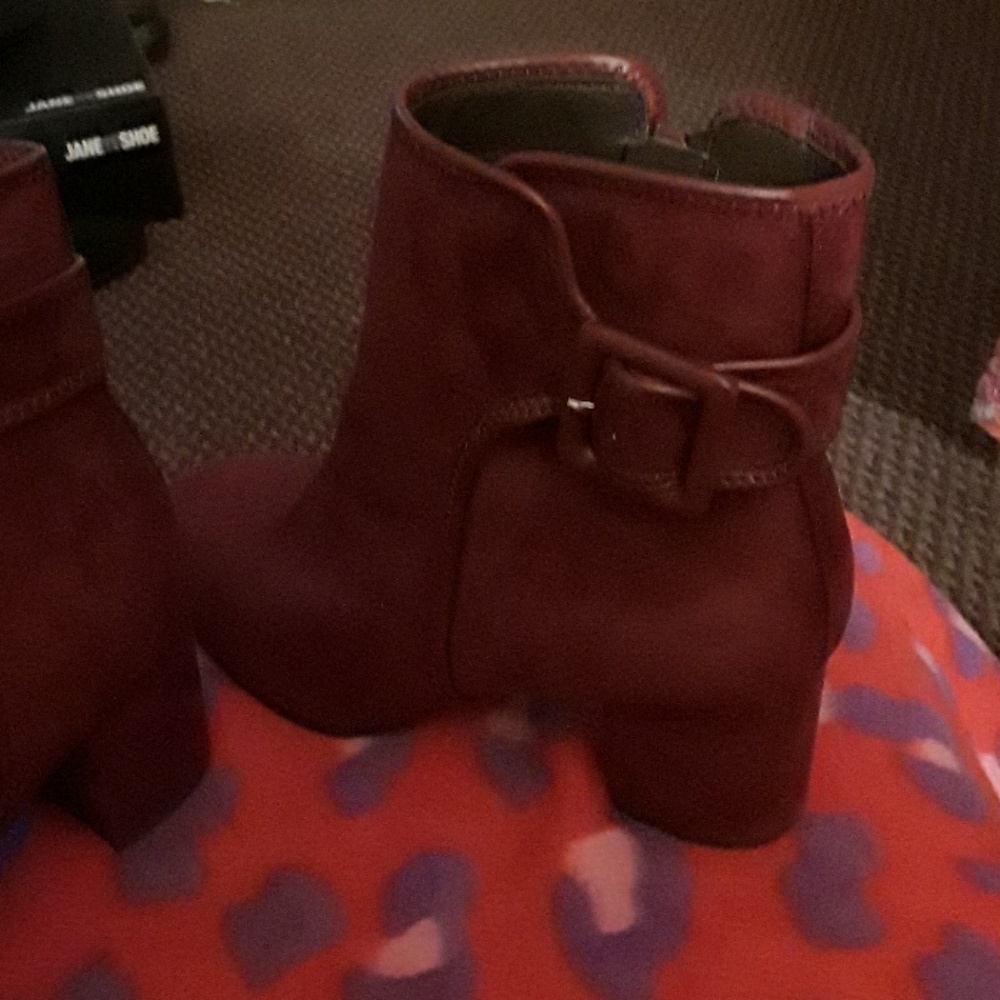 Women burgundy booties - Picture 3 of 5